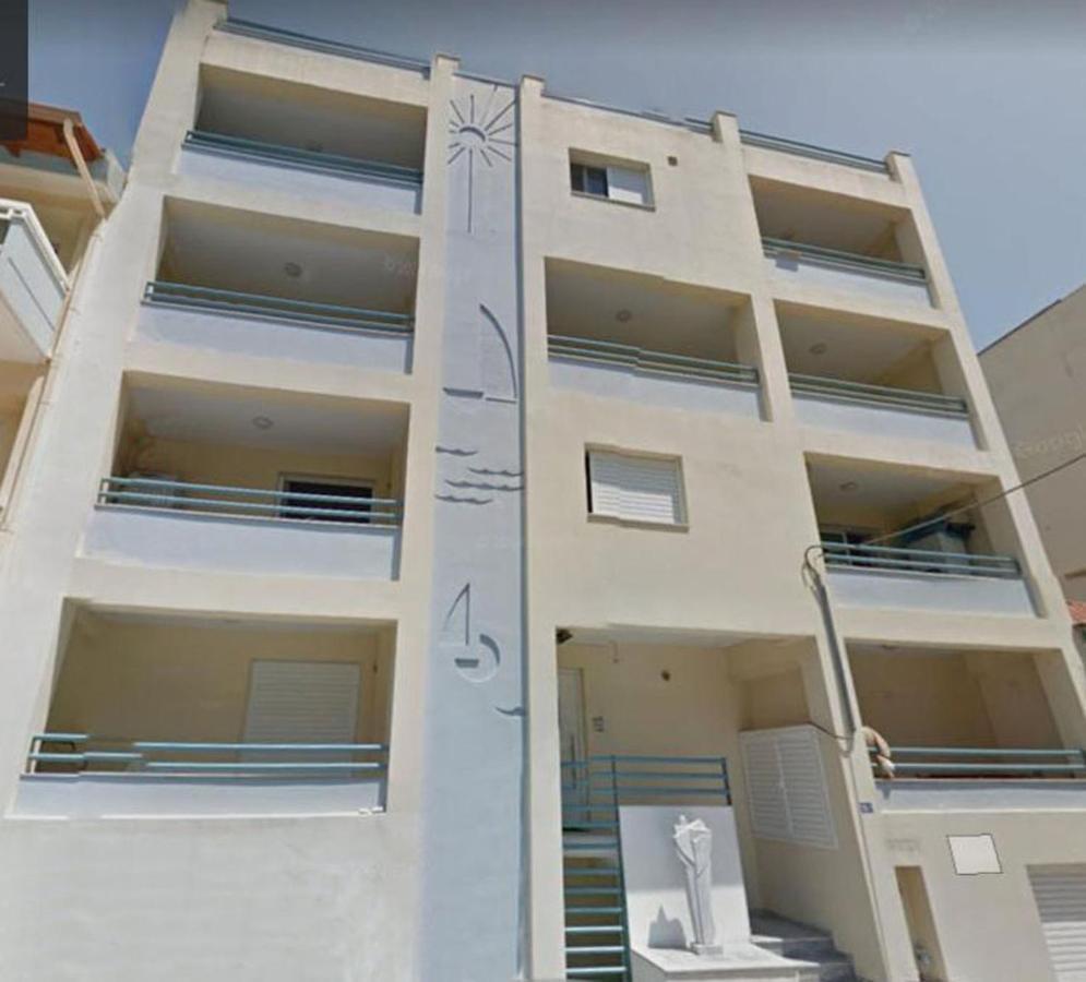 Balsam Suite - 50M To The Beach كالاماتا المظهر الخارجي الصورة